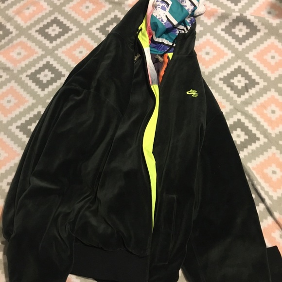 Men’s Nike hoodie size Xl - Picture 2 of 2